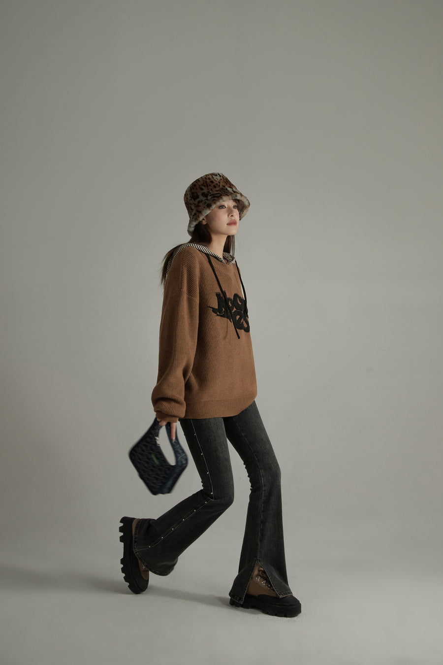 CHUU Boyfriend Round Neck Loose Sweater