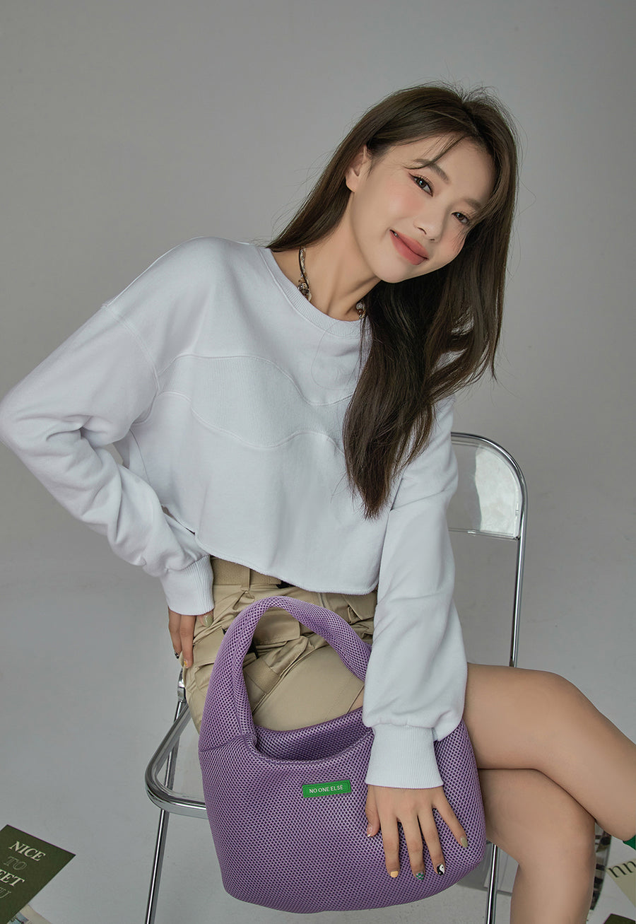 CHUU Self-Expression Cropped Sweatshirt