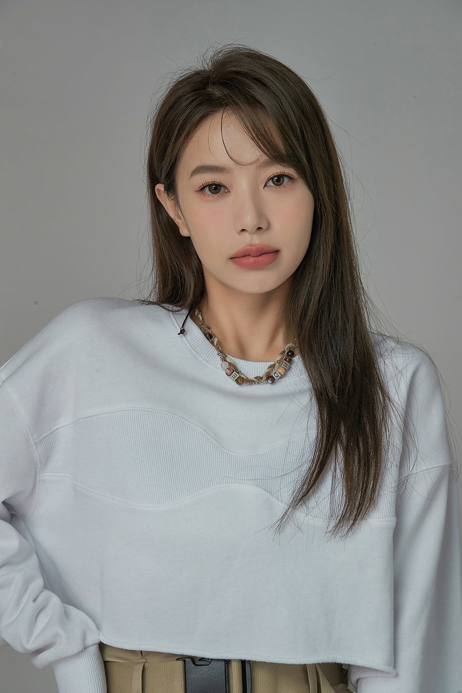 CHUU Self-Expression Cropped Sweatshirt