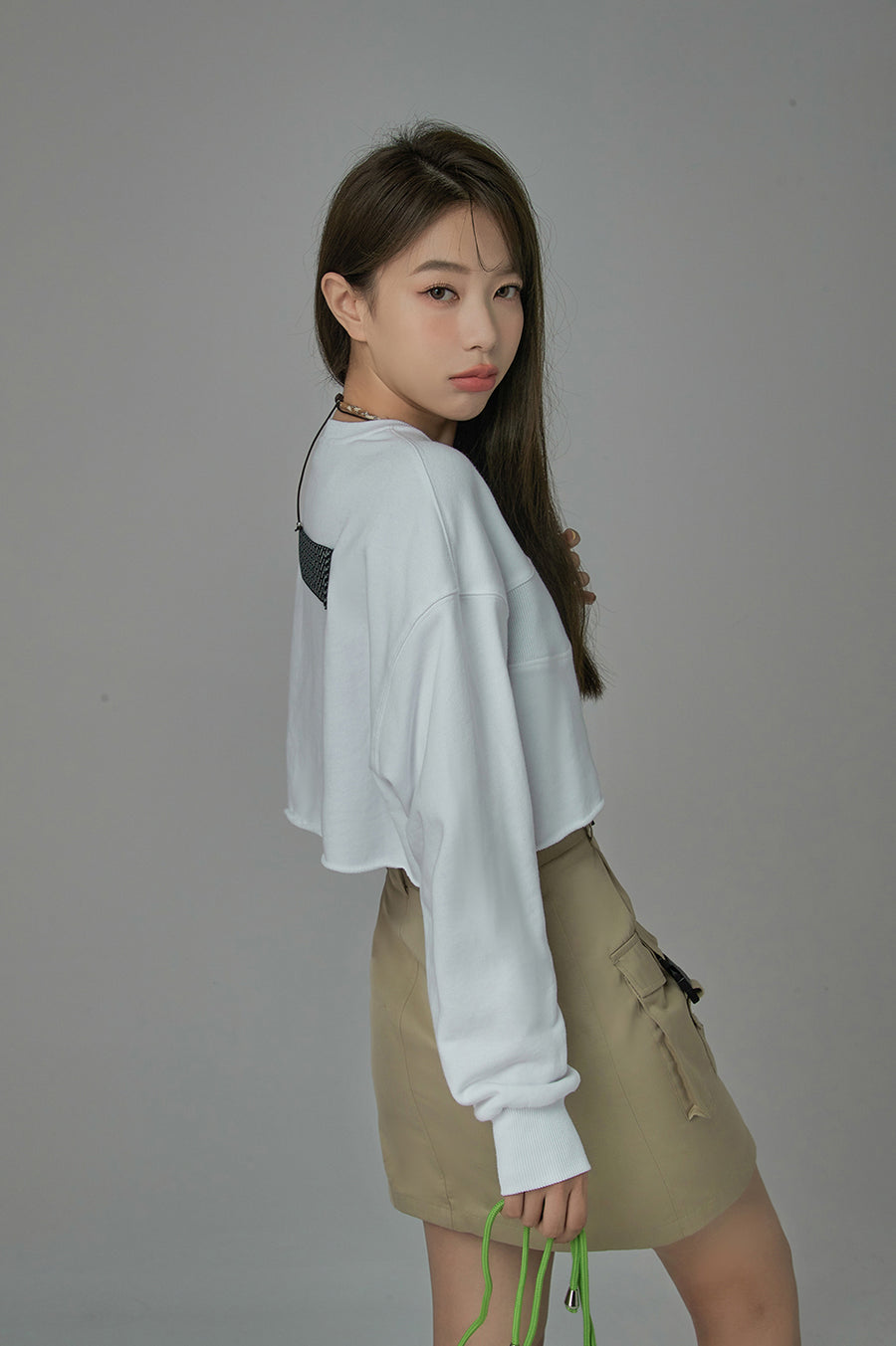 CHUU Self-Expression Cropped Sweatshirt