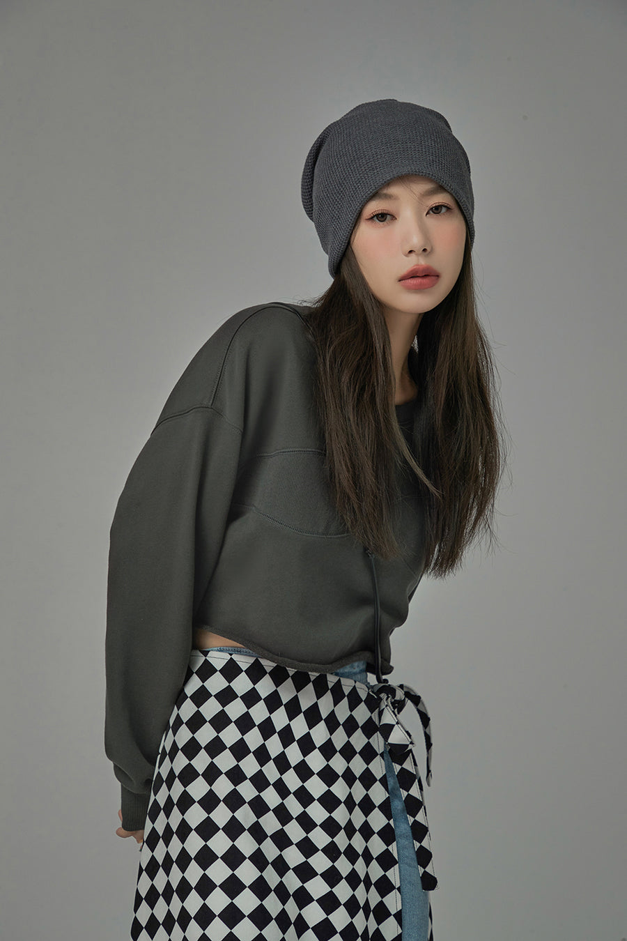 CHUU Self-Expression Cropped Sweatshirt