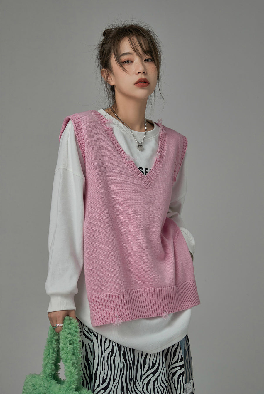 CHUU Not A Cliche Destroyed Knit Vest