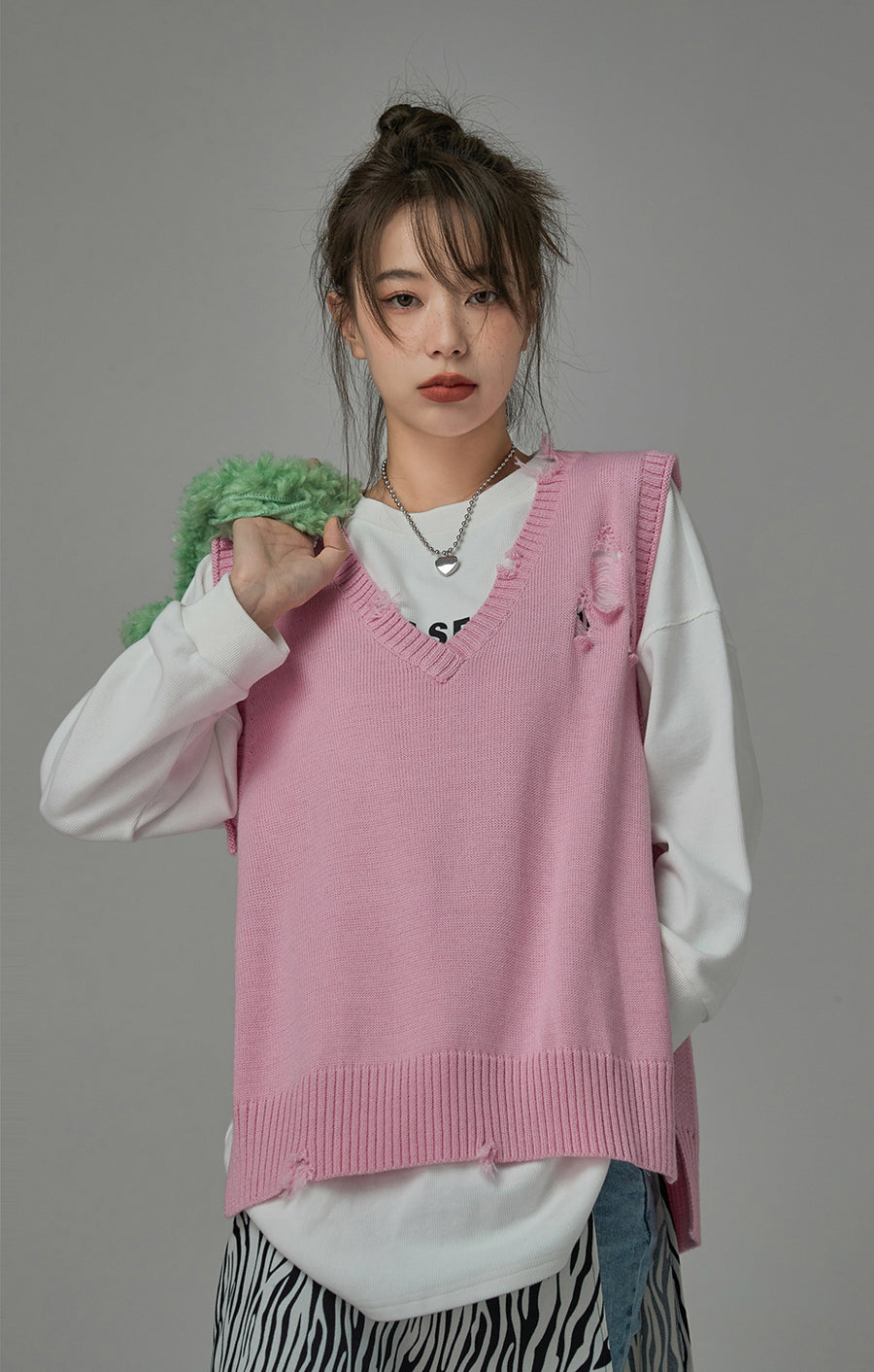 CHUU Not A Cliche Destroyed Knit Vest