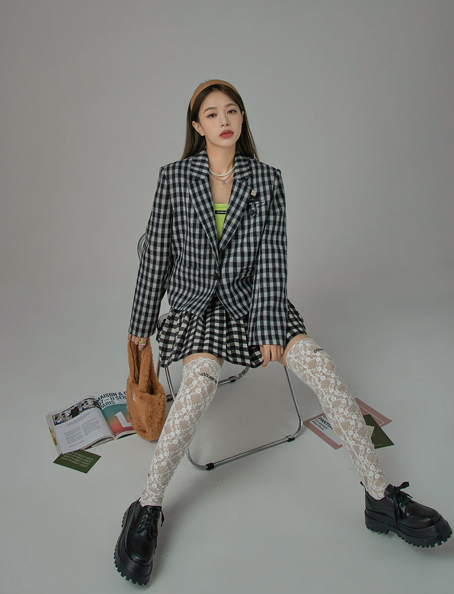 CHUU Waiting For Me Checkered Cropped Jacket