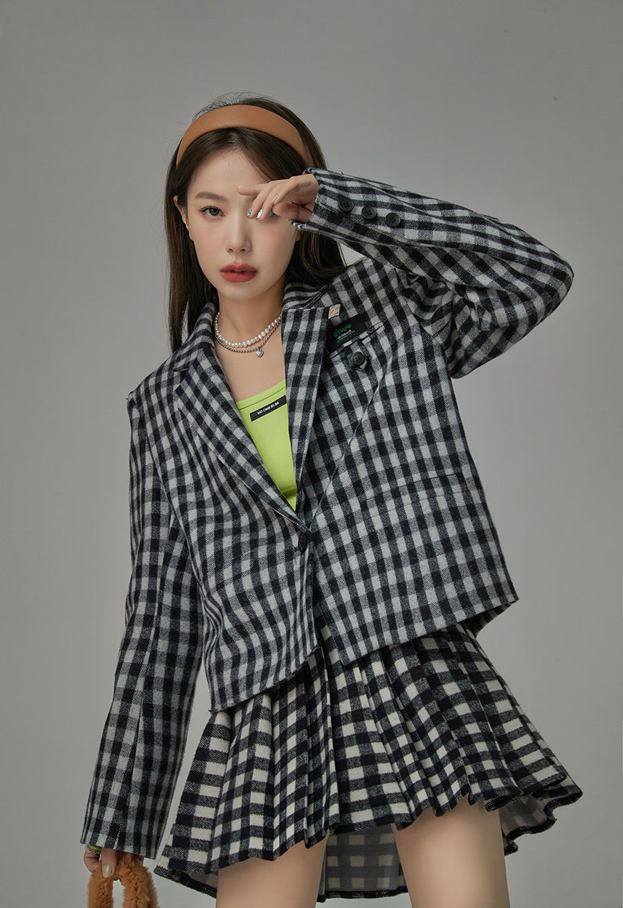 CHUU Waiting For Me Checkered Cropped Jacket