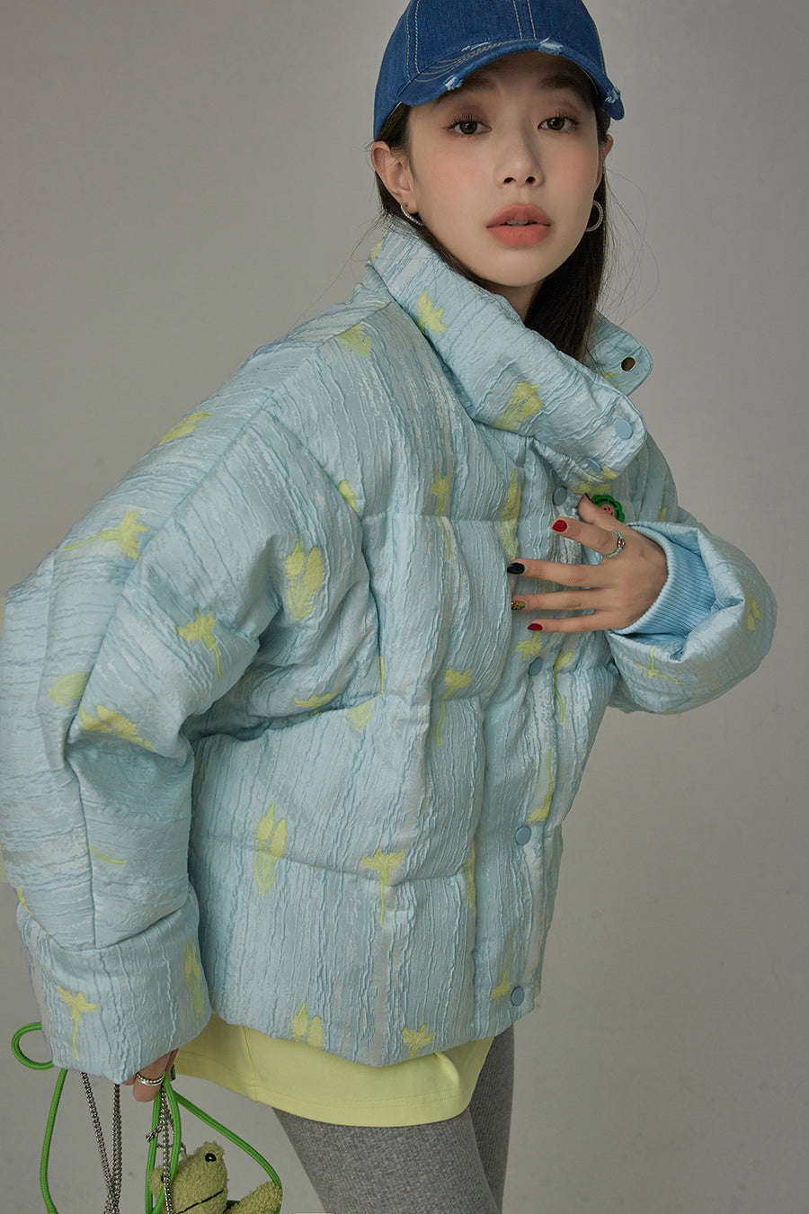 CHUU Water Painting Padded Jacket