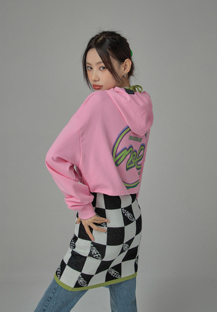 CHUU Bubble And Gum Cropped Hoodie