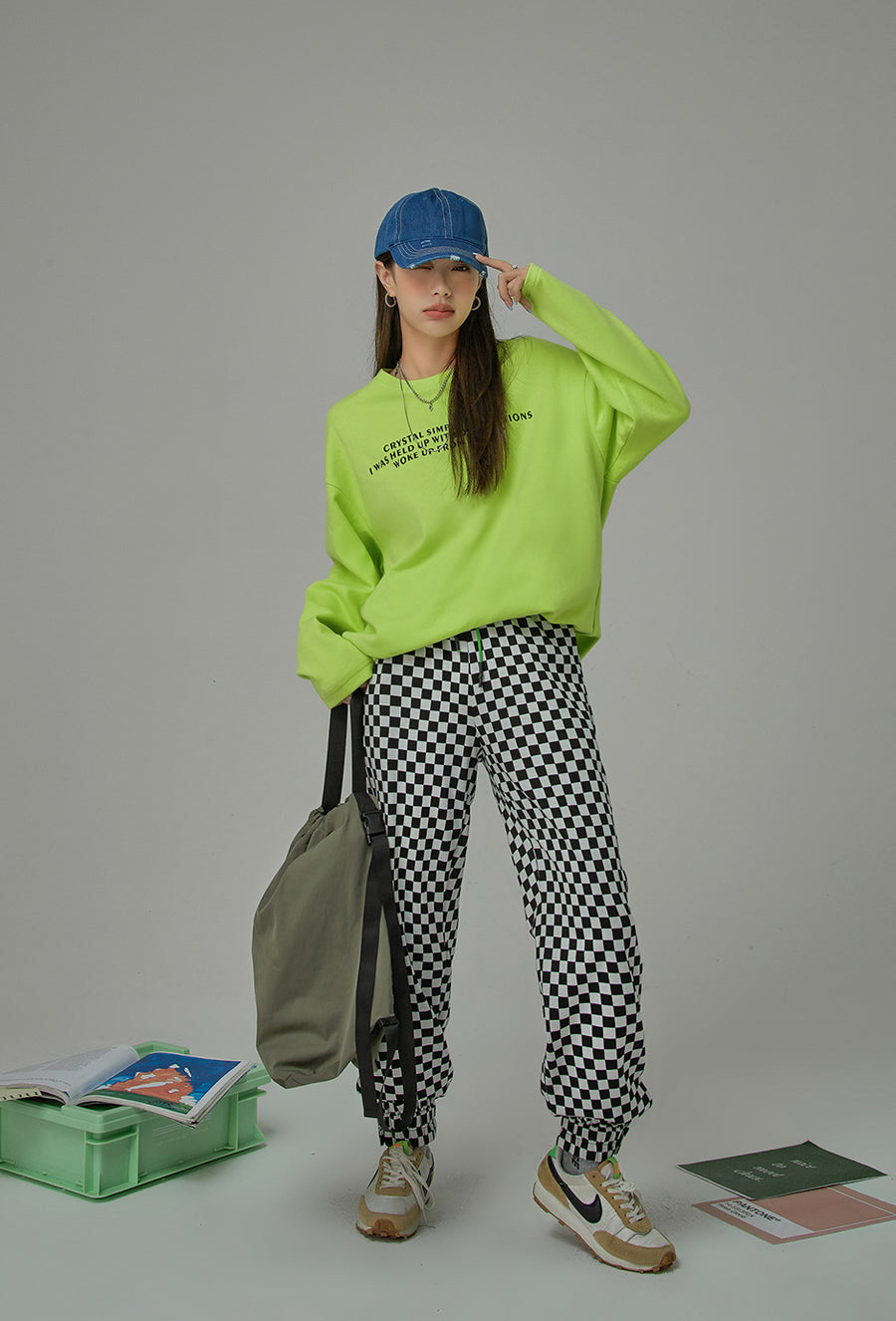 CHUU Simple Crystal Sweatshirt