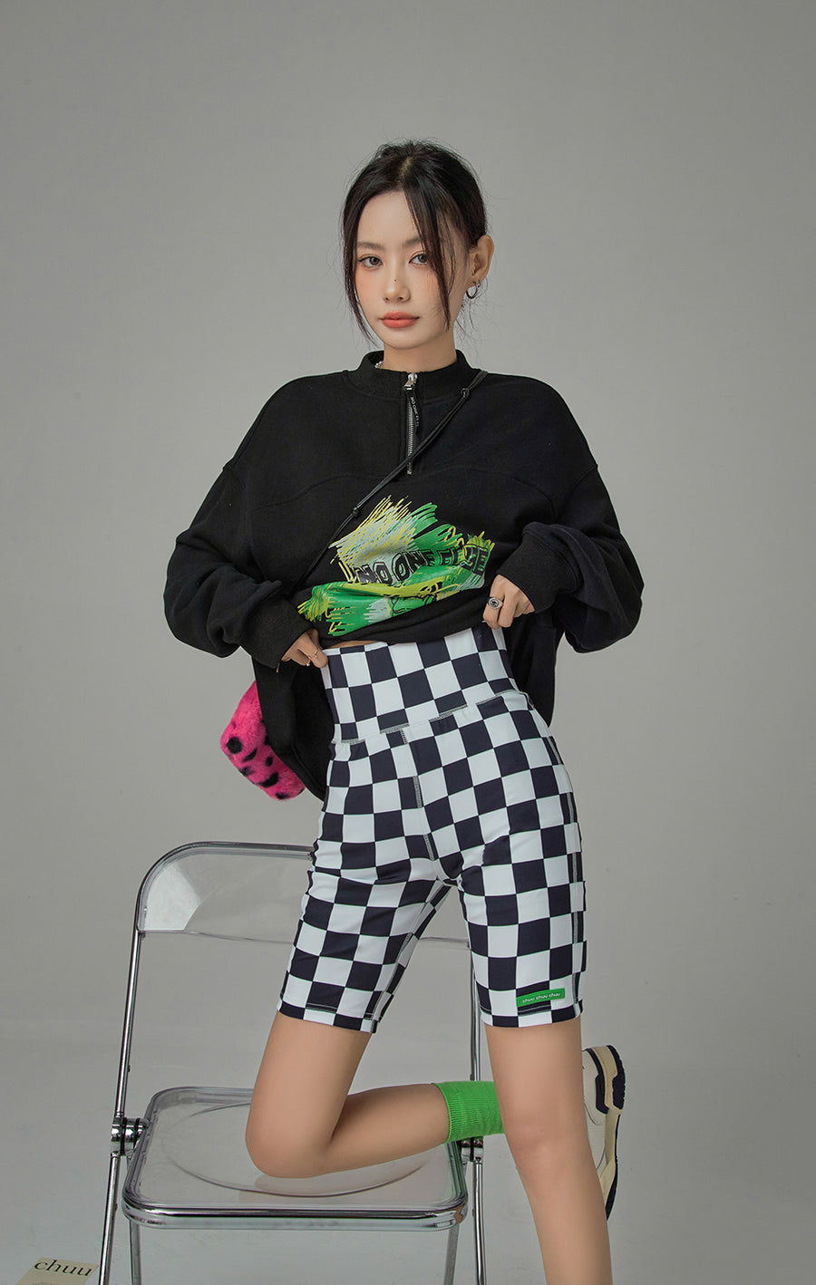 CHUU Here You Are Checkered Biker Leggings