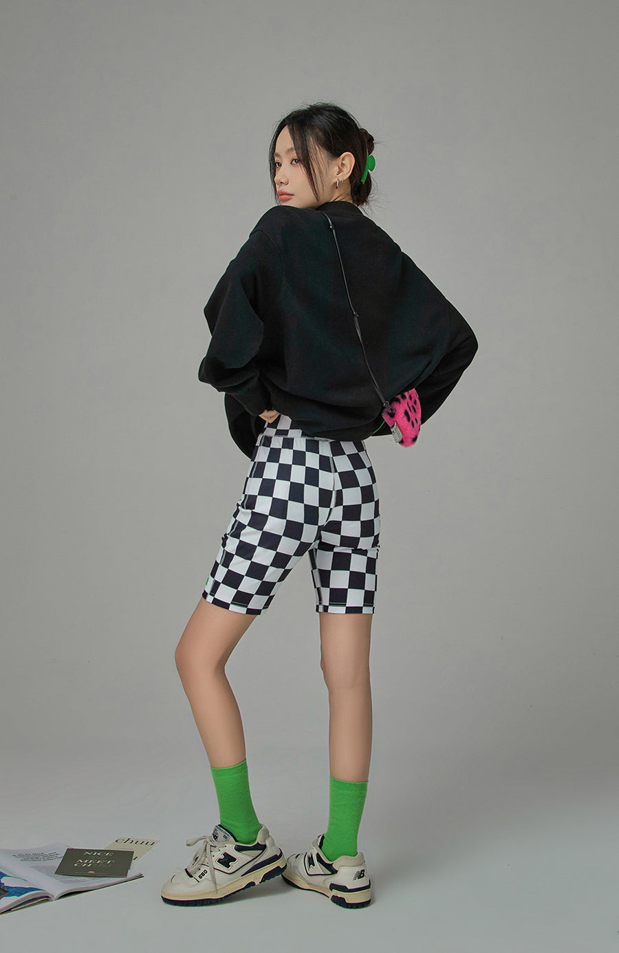 CHUU Here You Are Checkered Biker Leggings