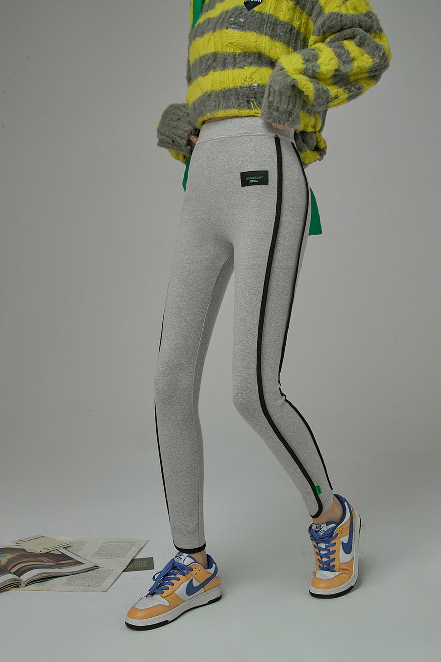 CHUU Put On A Show Leggings