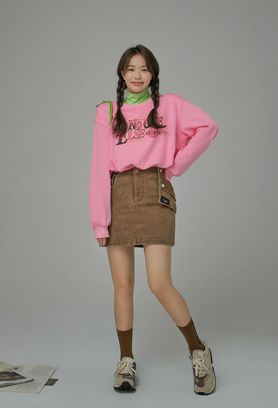 CHUU Visual Search Cropped Sweatshirt