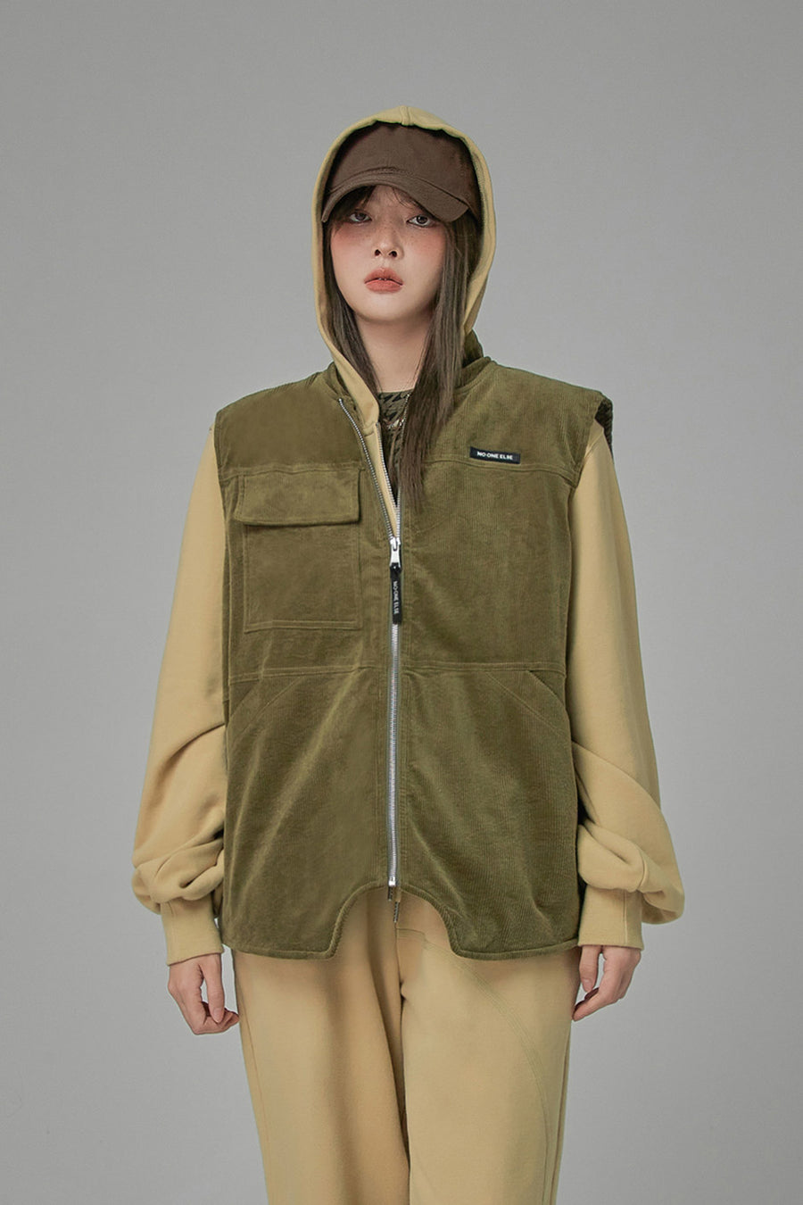 CHUU Industrial Design Corduroy Vest