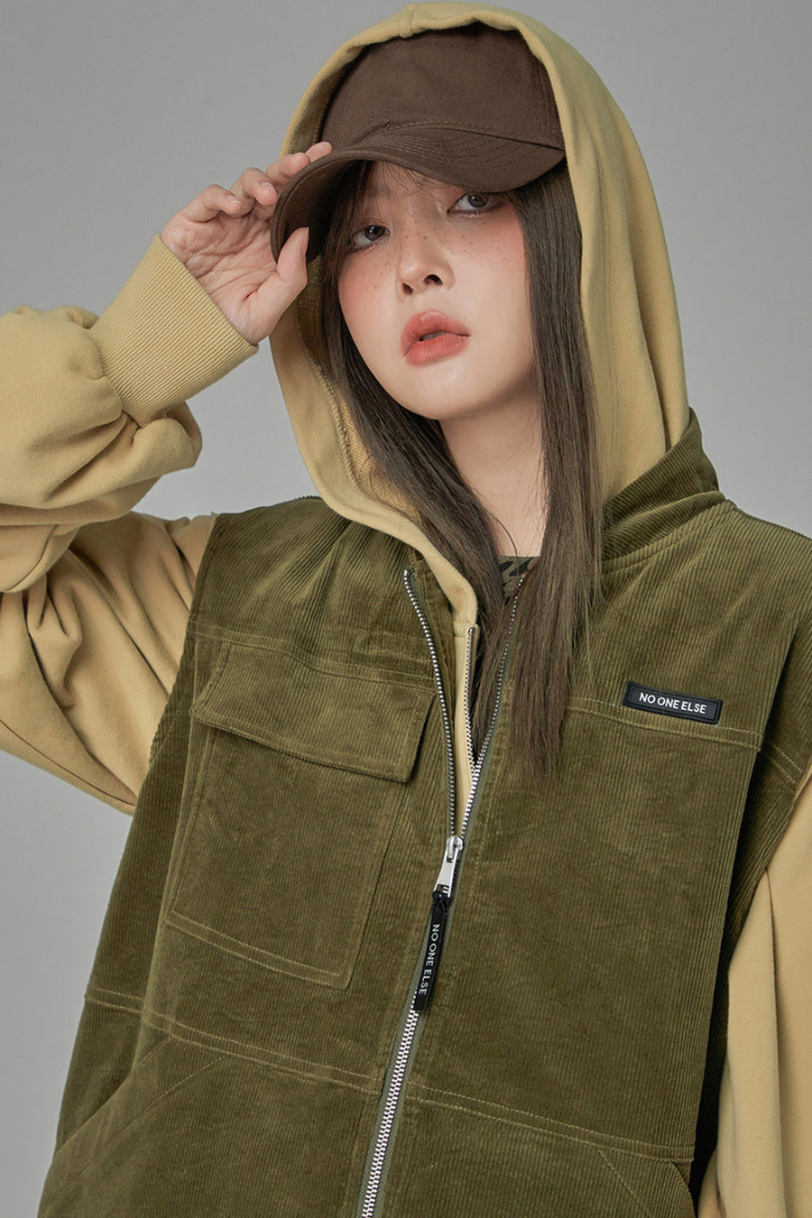 CHUU Industrial Design Corduroy Vest