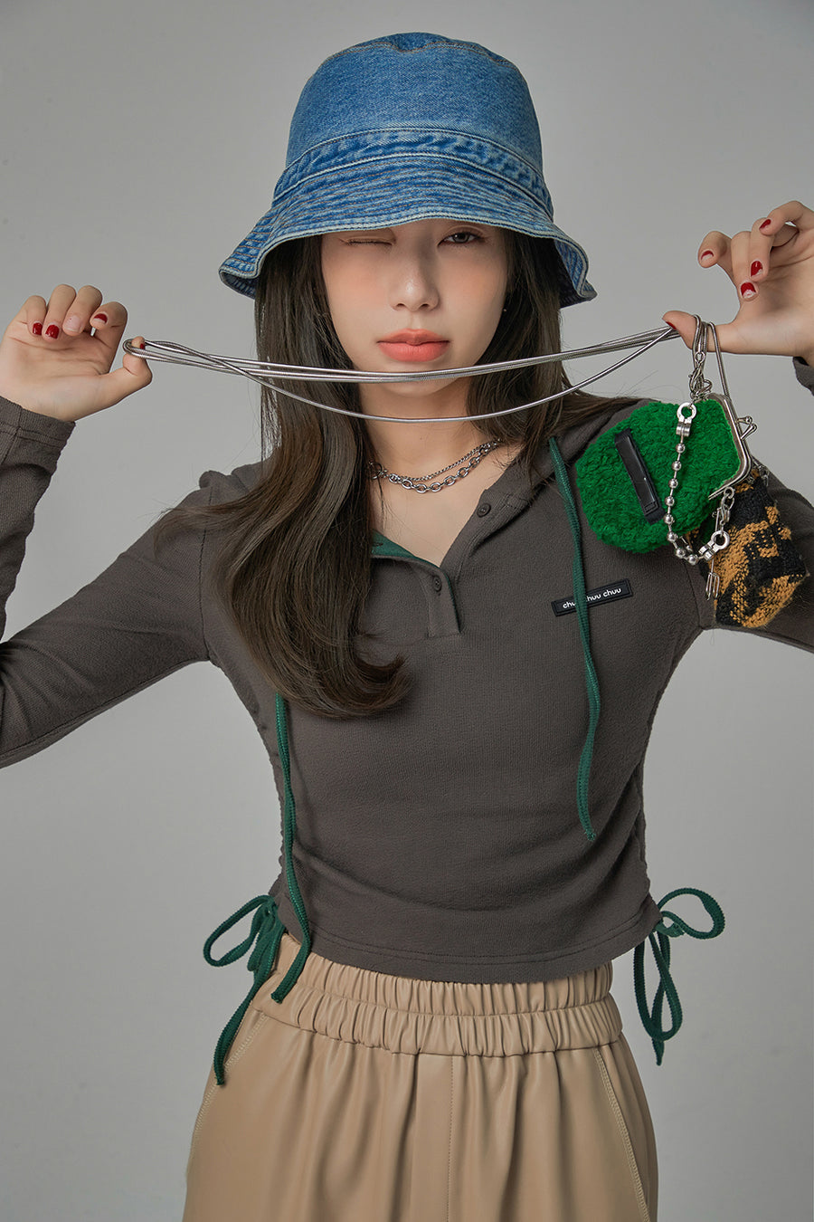 CHUU She Was So Artistic Ruched Top