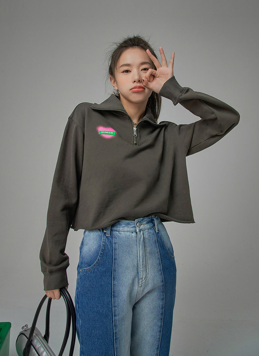 CHUU The Secret Garden Half Zip-Up Sweatshirt