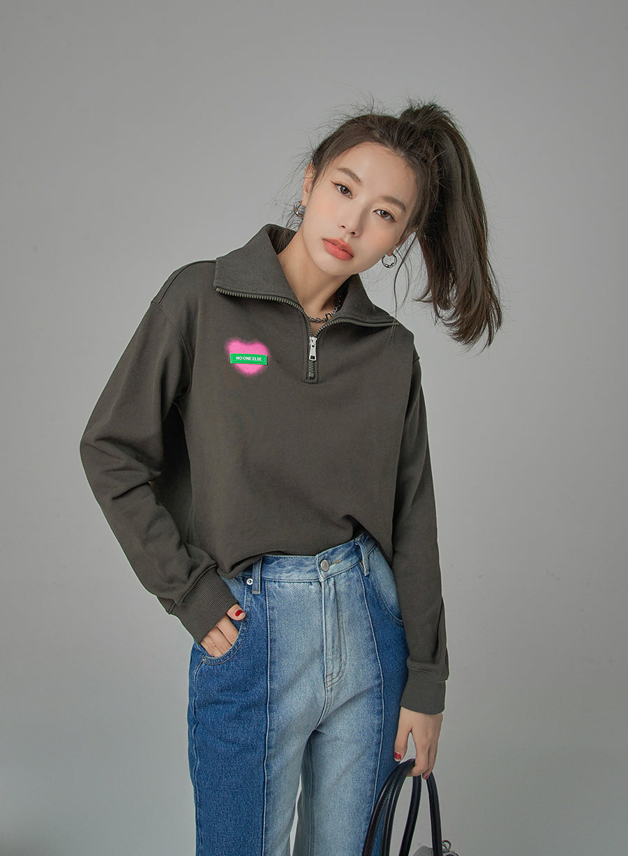 CHUU The Secret Garden Half Zip-Up Sweatshirt