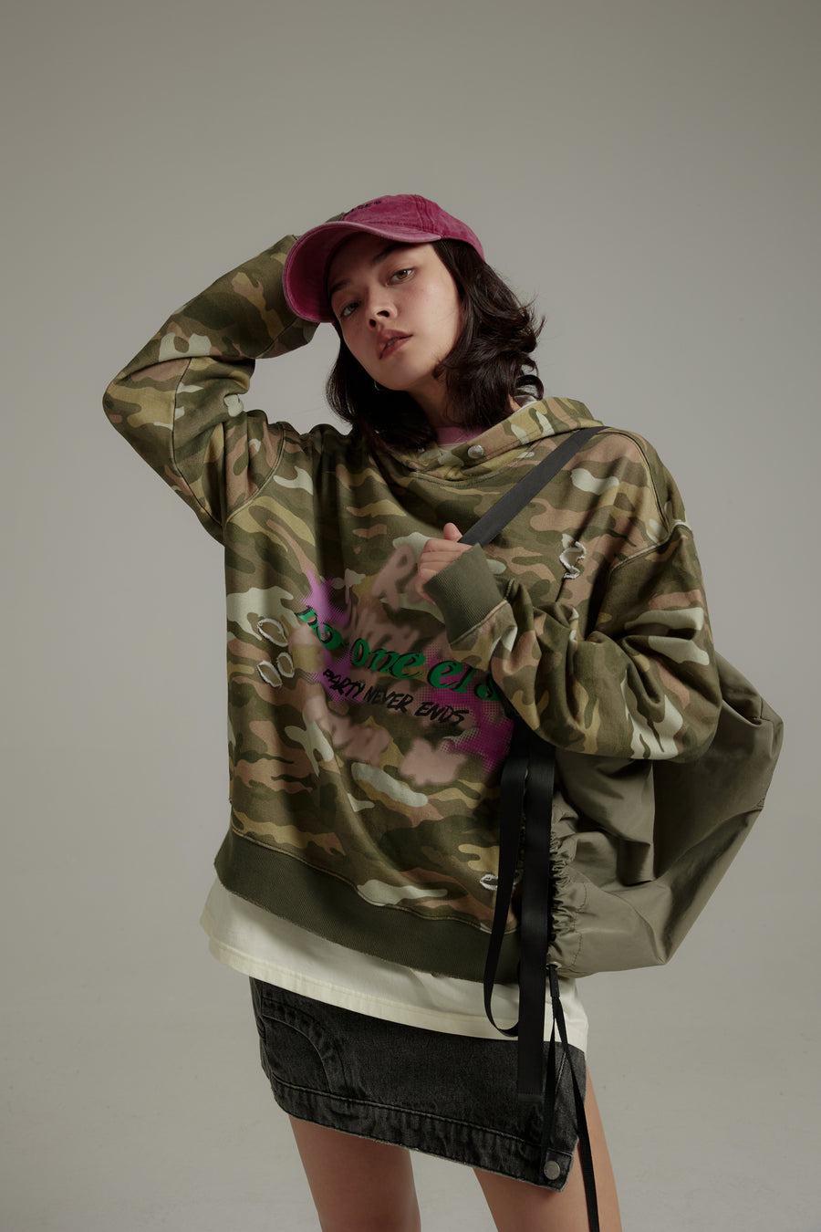 CHUU Camouflage Loose Fit Hoodie