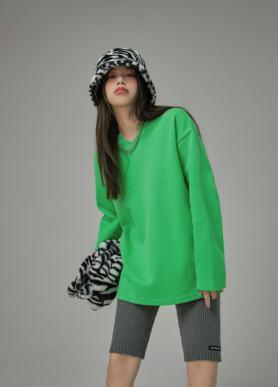 CHUU Oh What A World Sweatshirt