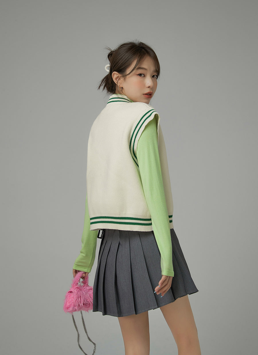 CHUU Heart And Cherry Knit Vest