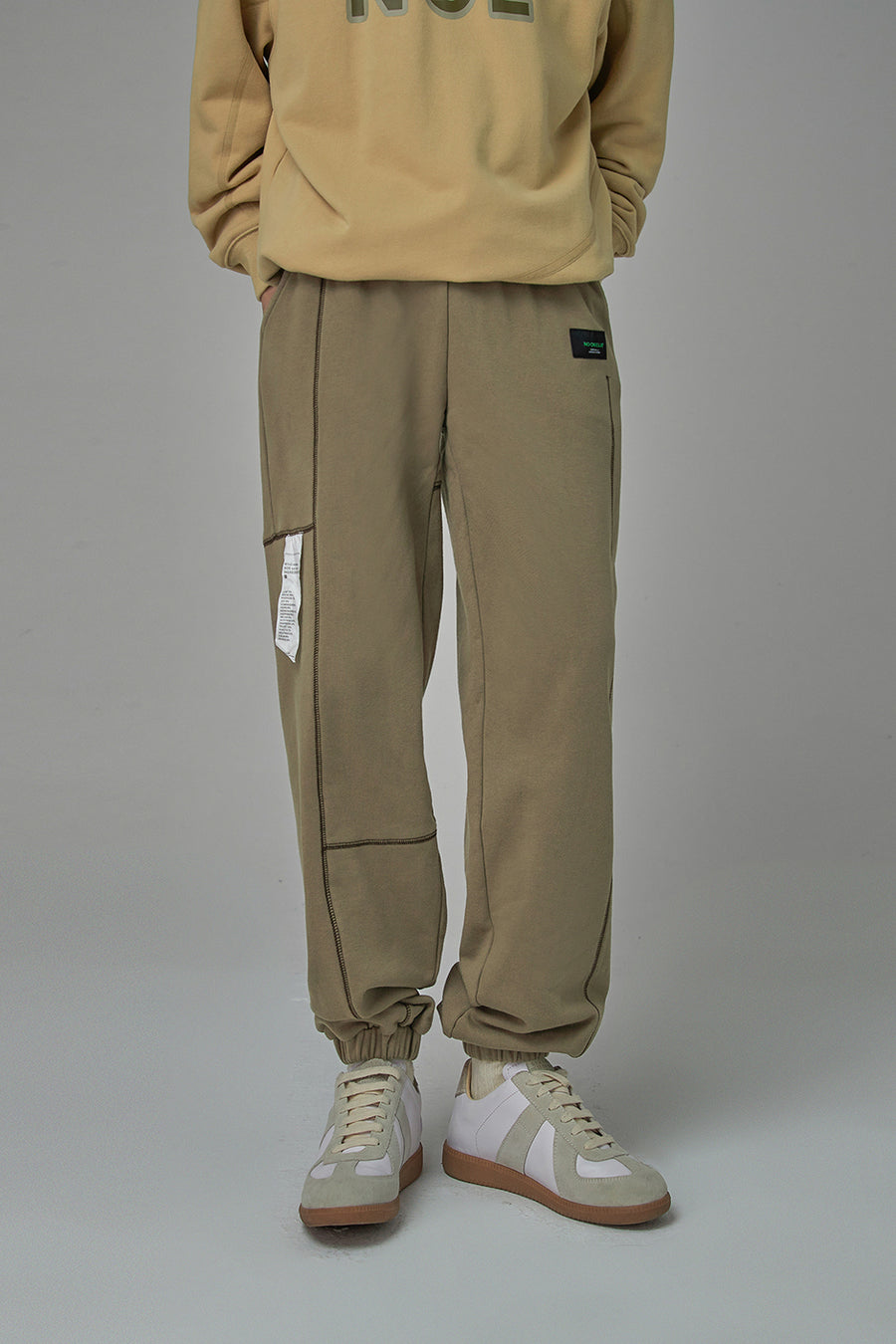 CHUU Forbidden Feelings Jogger Pants