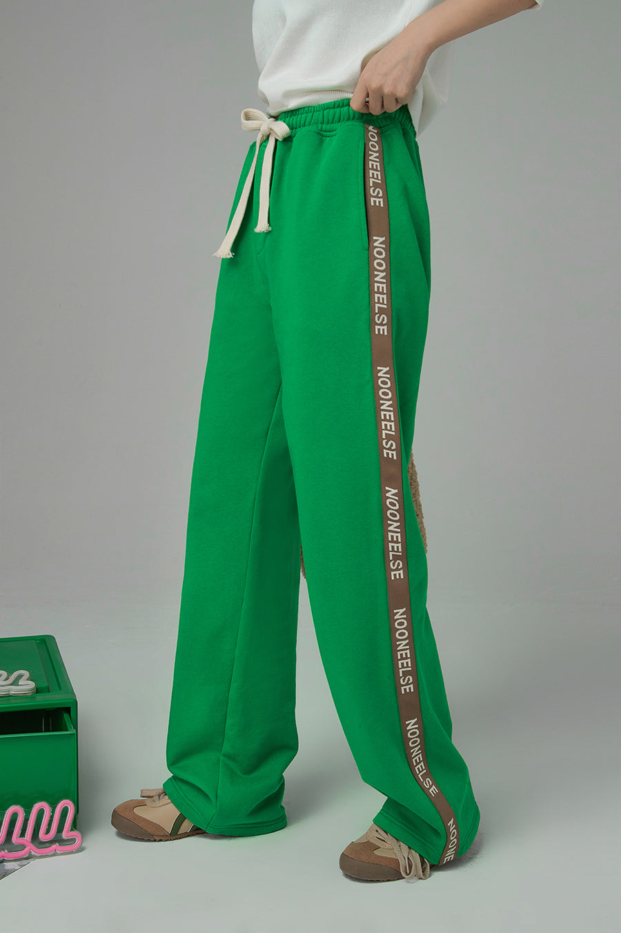 CHUU Does The Mind Wander Wide Pants
