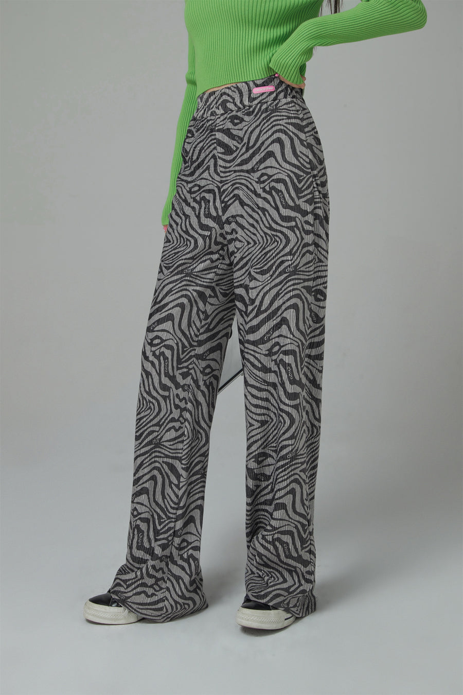 CHUU Zebra Print Wide Slacks Pants