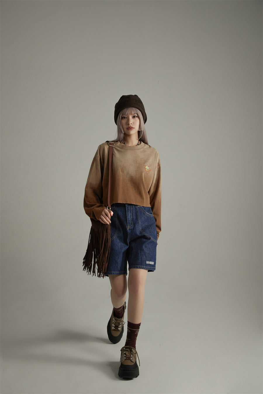 CHUU Noe Embroidered Loose-Fit Crop T-Shirt