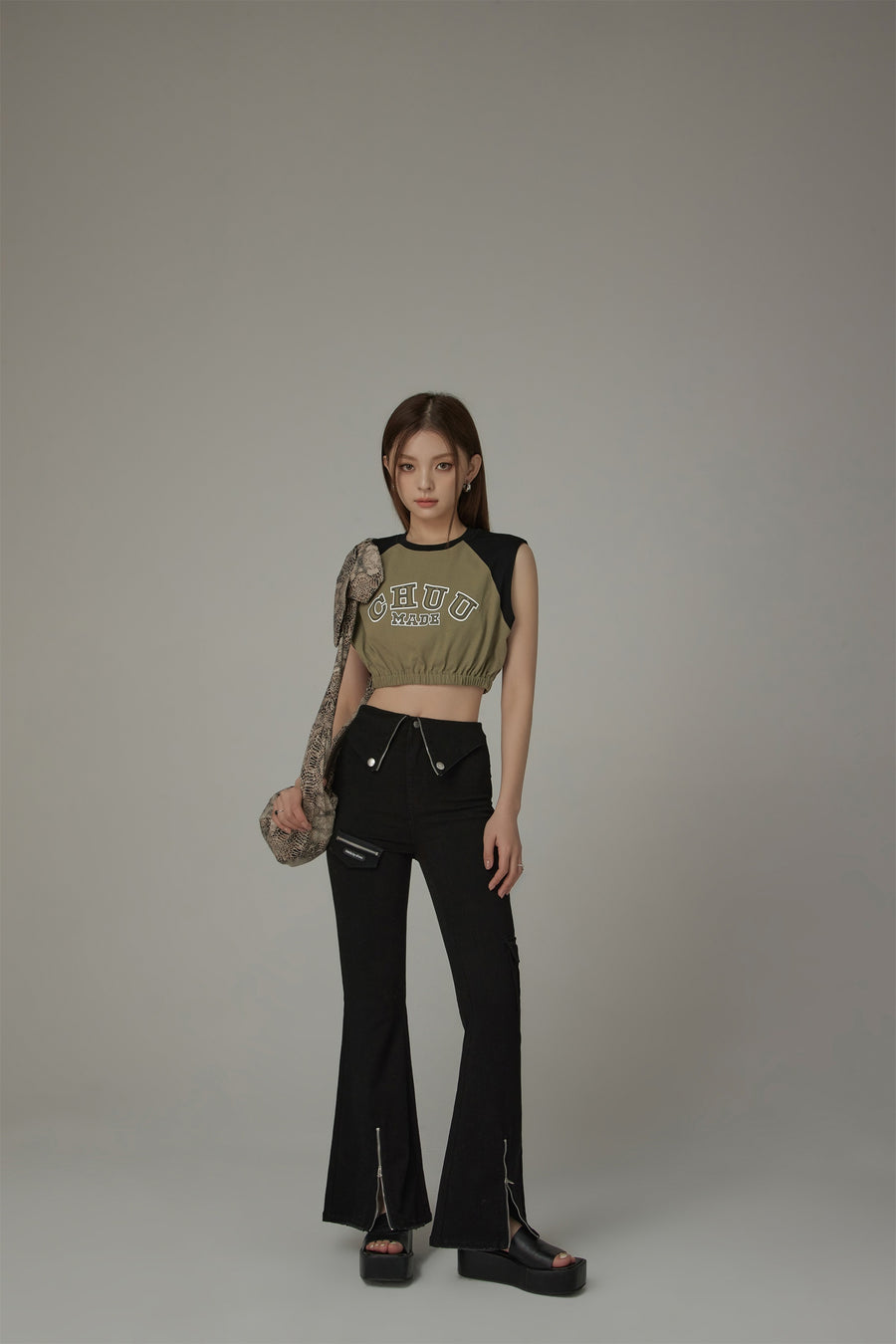 CHUU Color Matching Cropped Sleeveless Top