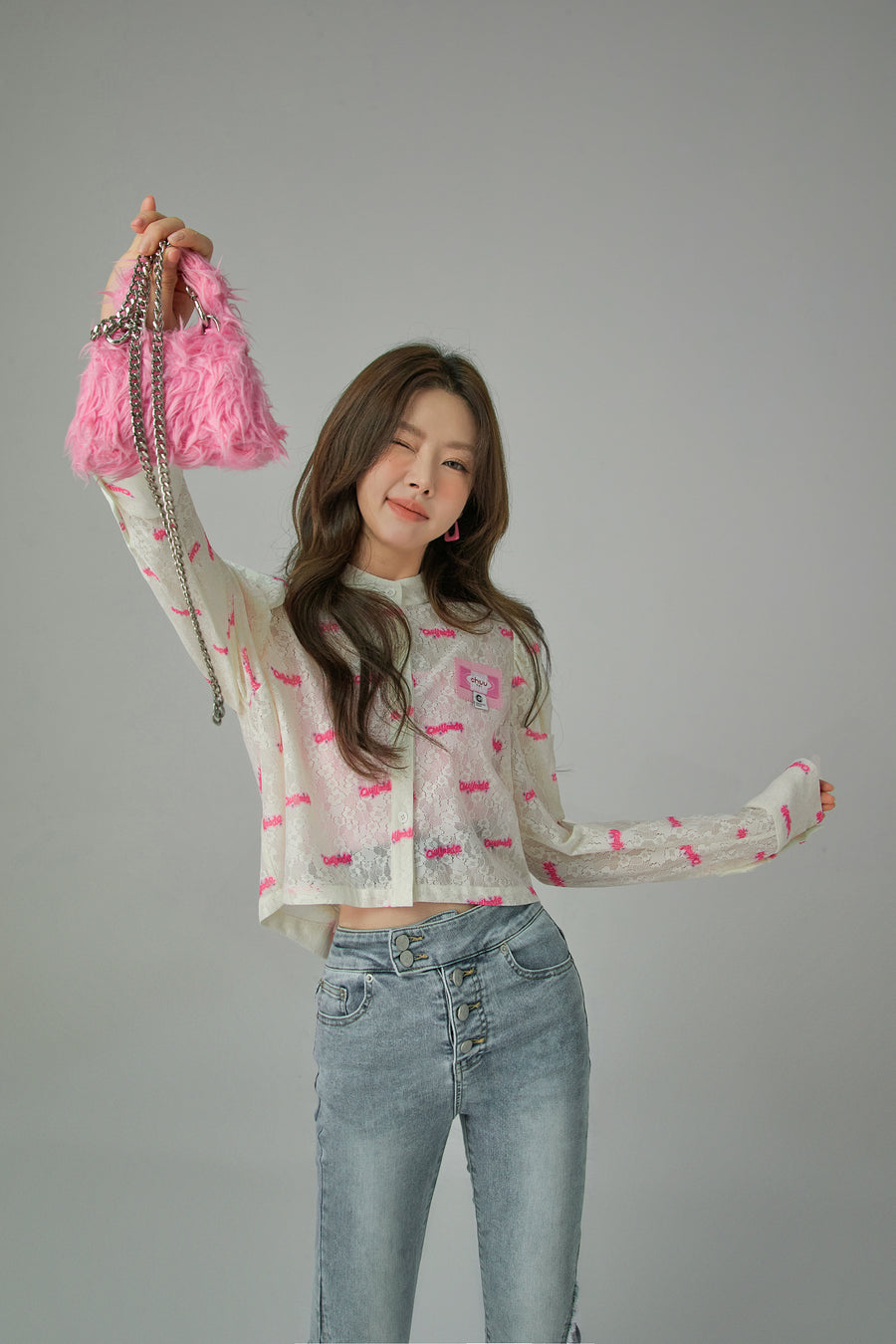 CHUU Sweetheart Flower Lace Shirt