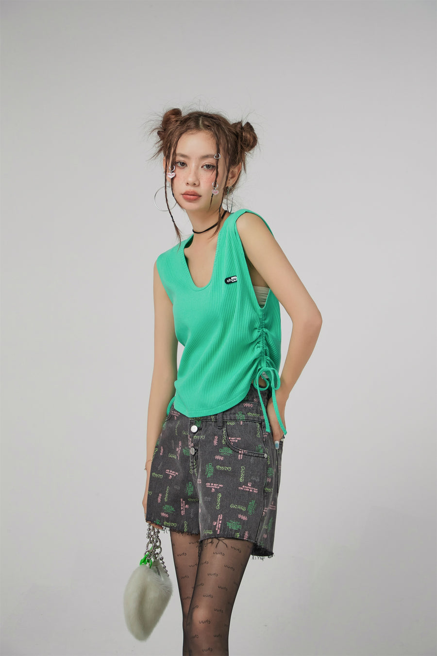 CHUU V-Neck Side Shirring Sleeveless Top