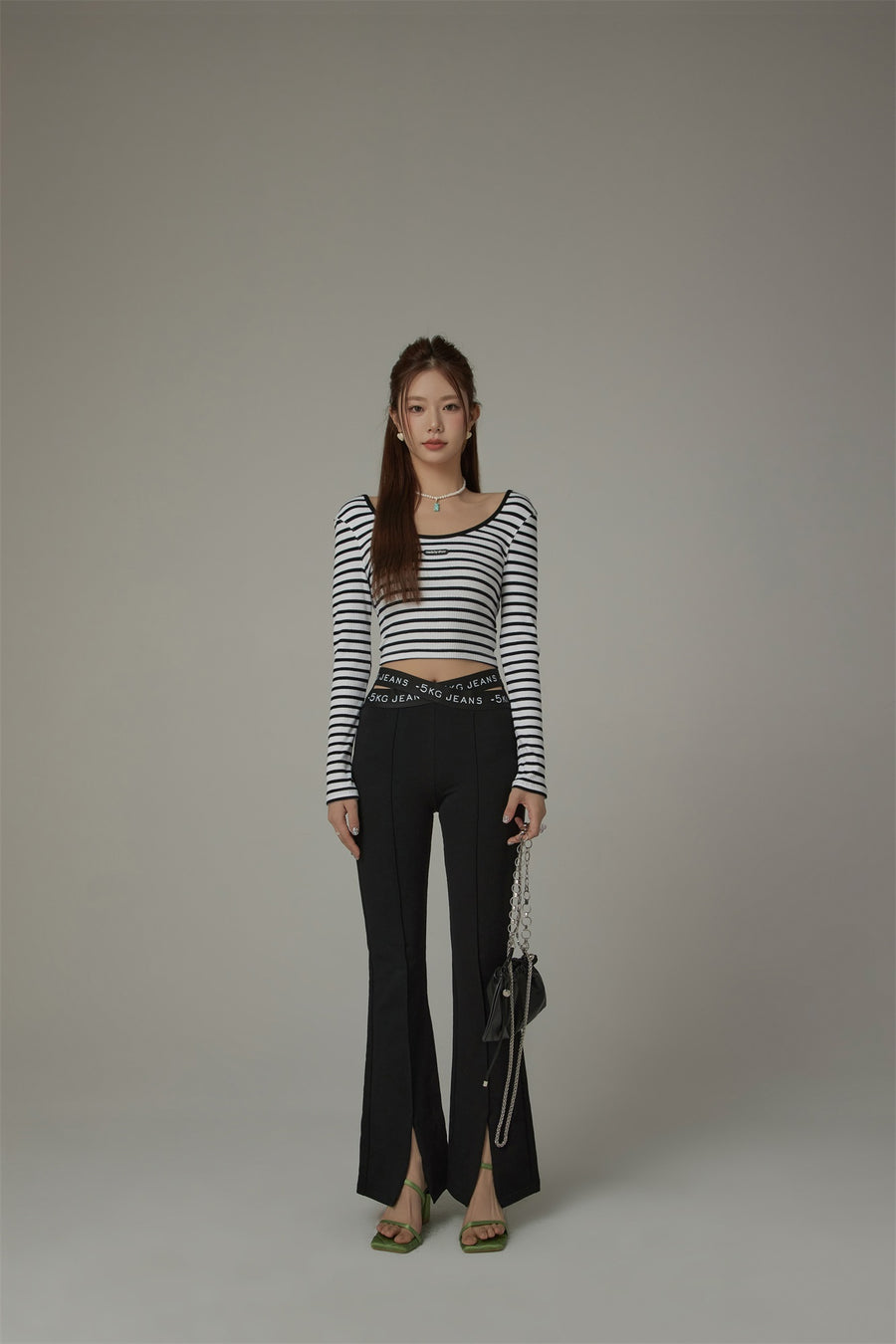 CHUU U-Neck Cropped T-Shirt