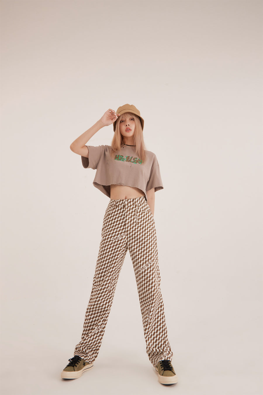 CHUU Checkerboard Check Straight Pants