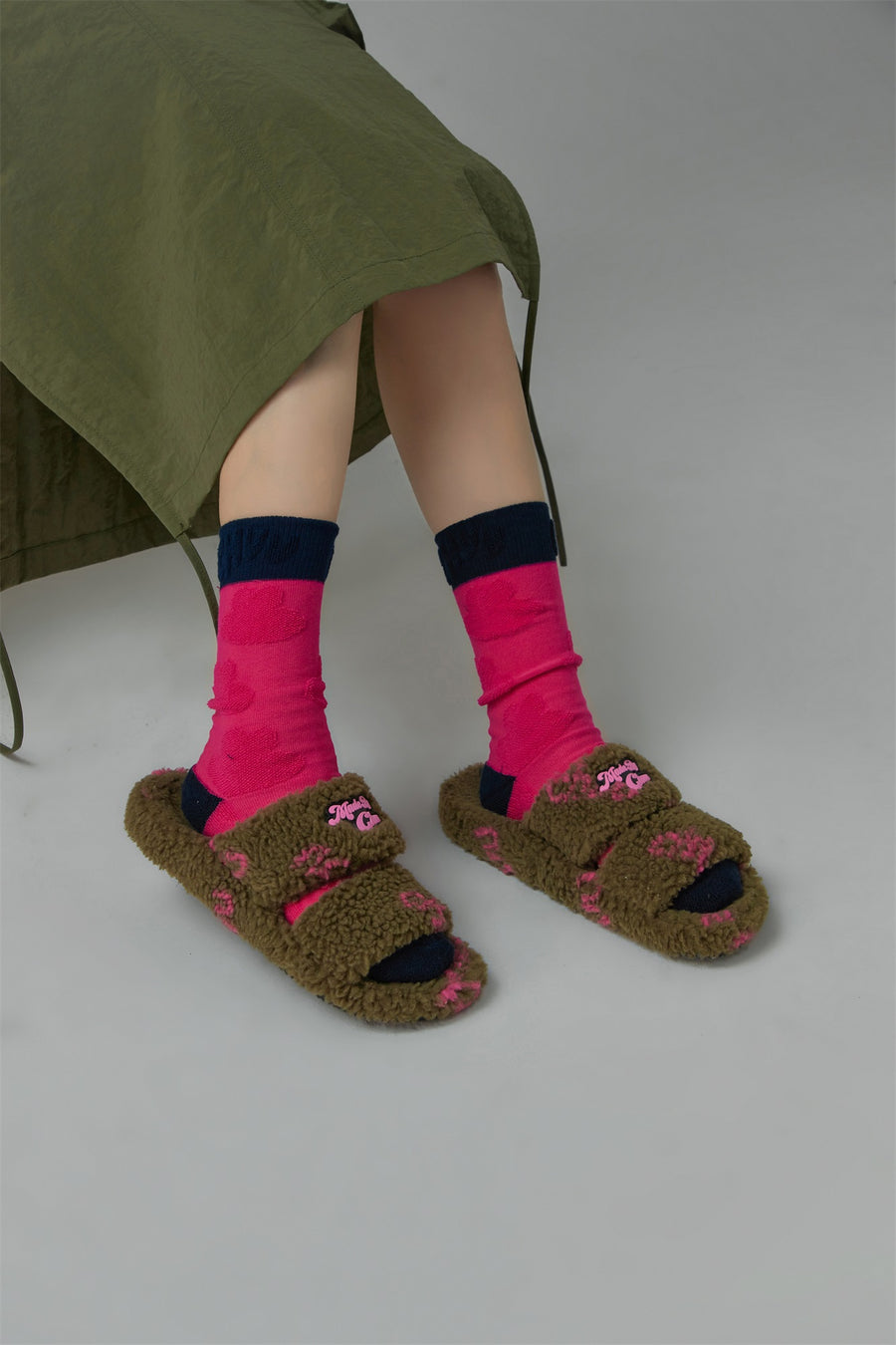 CHUU Khaki Fleece Sandal Slippers