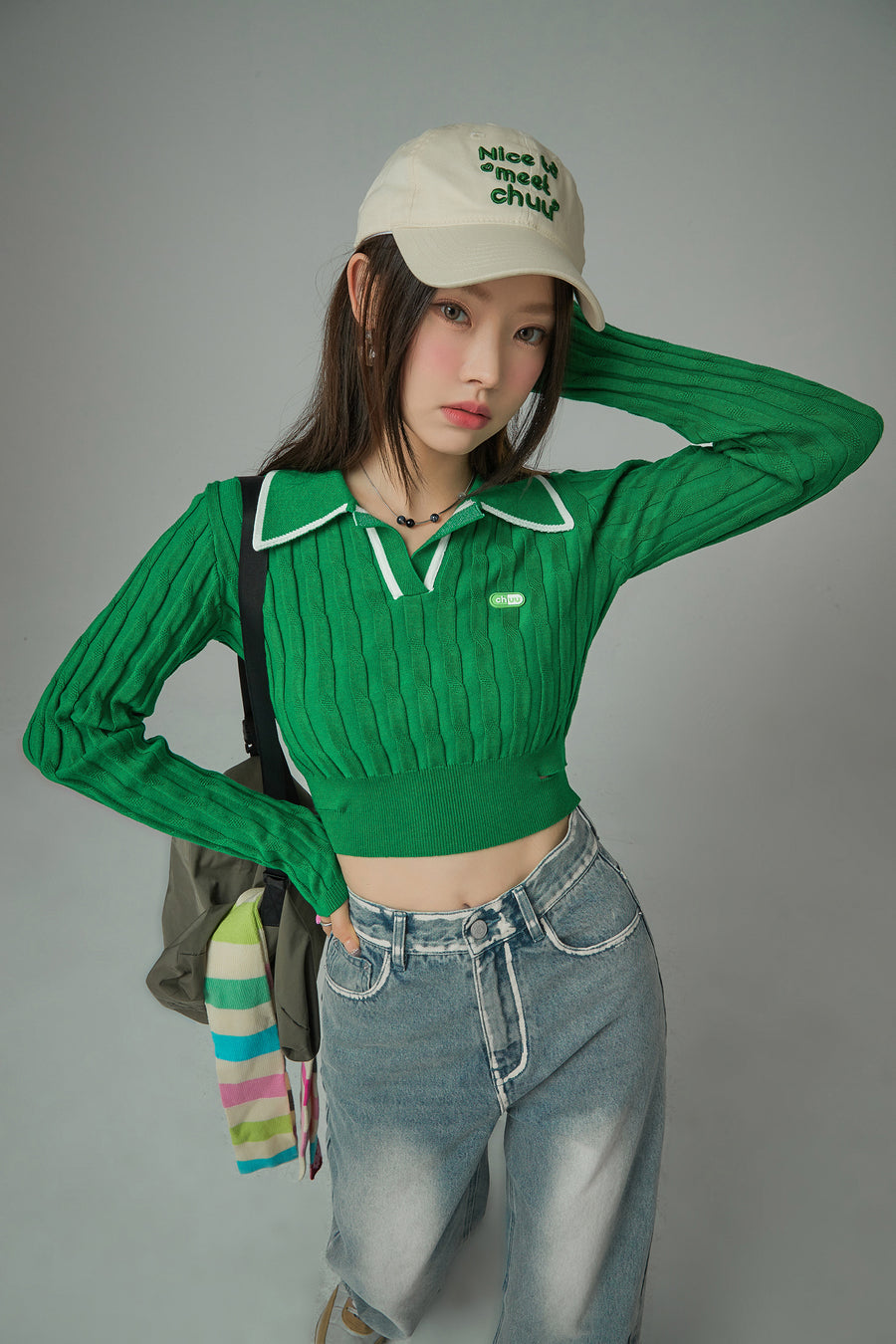 CHUU Enjoy The Breeze V-Neck Cropped Knit Top