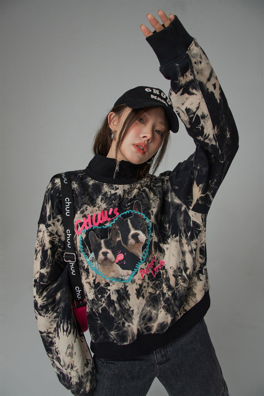 CHUU Puppy Love High Neck Tie-Dye Sweatshirt