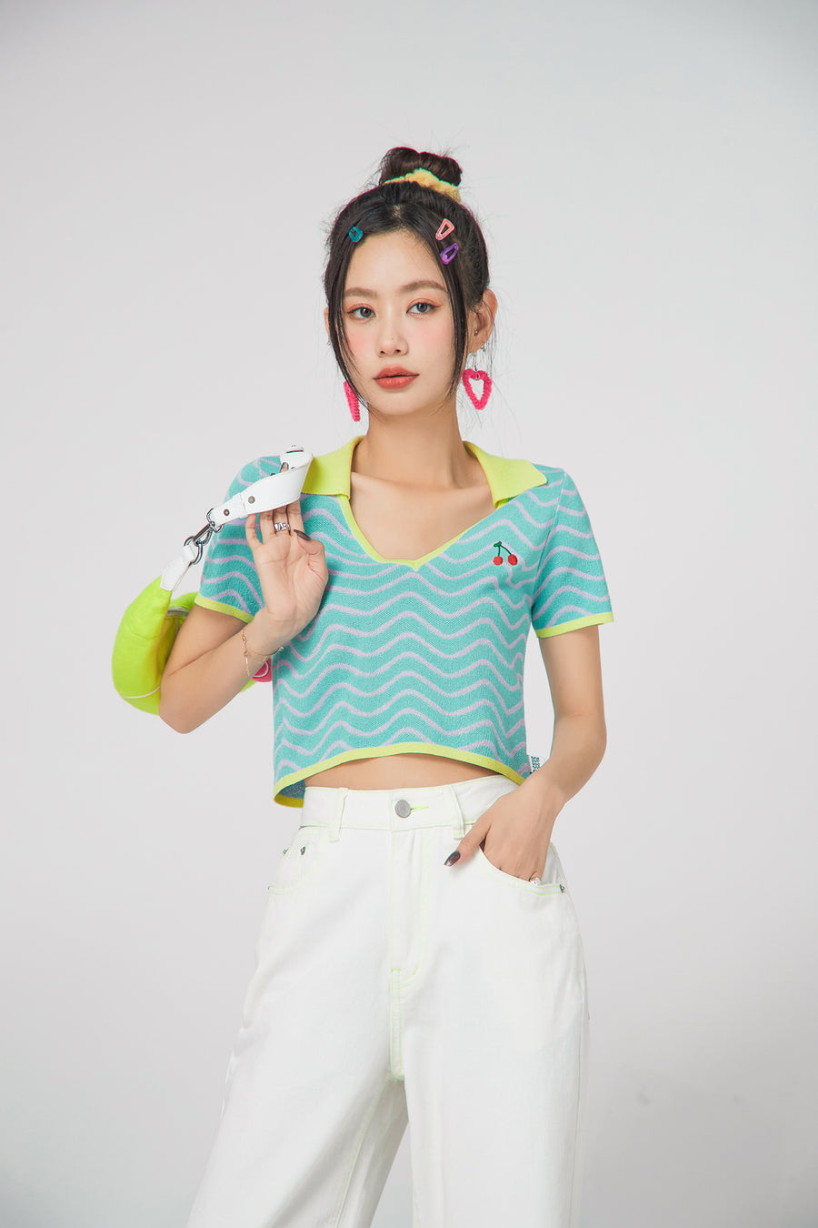 CHUU Cherry Color Cropped Knit T-Shirt