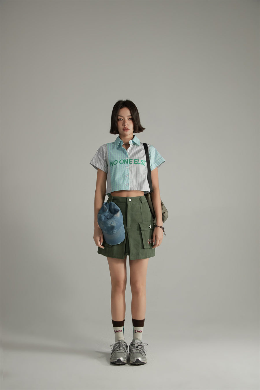 CHUU Contrast Cropped Noe Crop Button Up Shirt