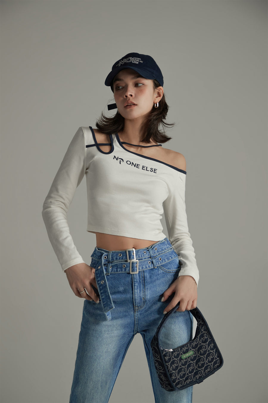 CHUU One Off The Shoulder Cropped Long Sleeve T-Shirt