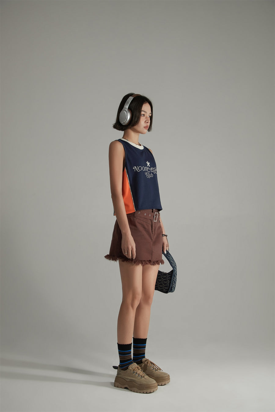 CHUU Noe Club Two Toned Sleeveless T-Shirt