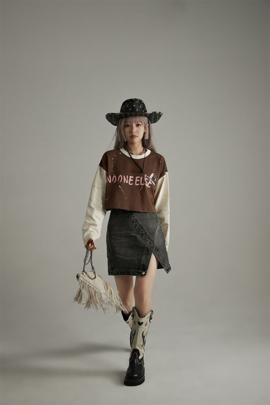 CHUU Painted Logo Oversized Crop Sweatshirt