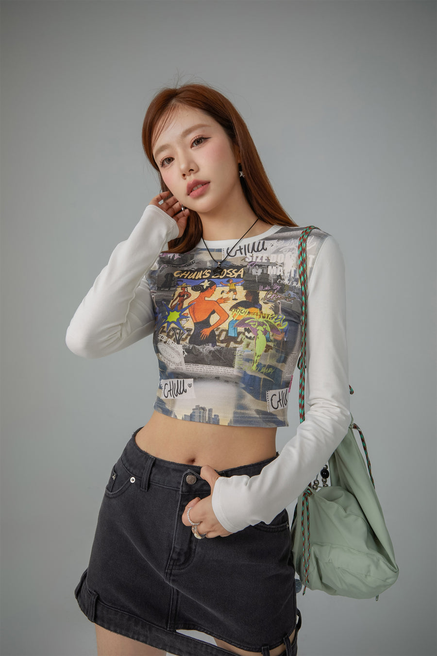 CHUU Art Contrast Cropped T-Shirt