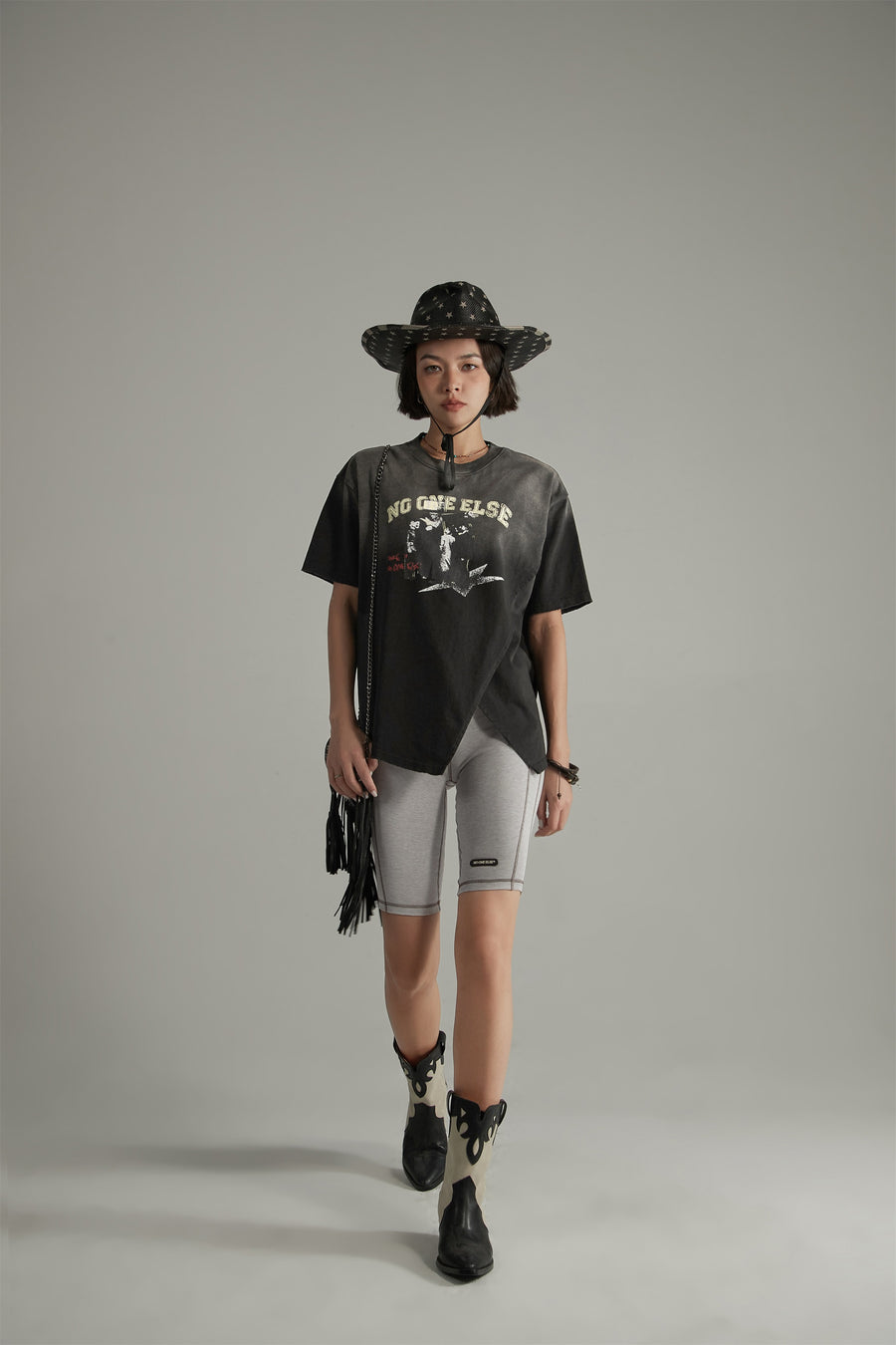 CHUU Printed Slit Asymmetrical T-Shirt