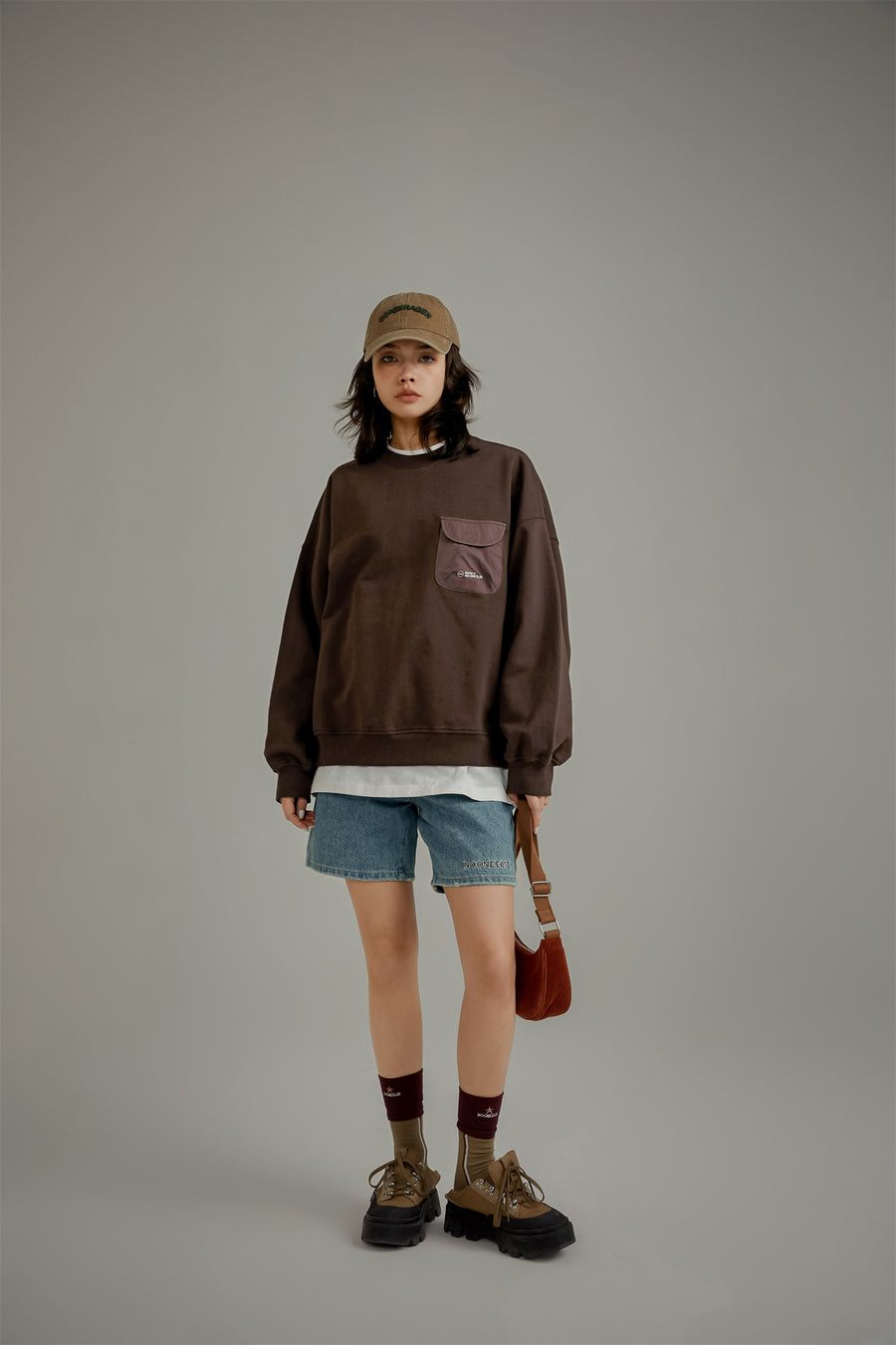 CHUU Pocket Loose Fit Sweatshirt