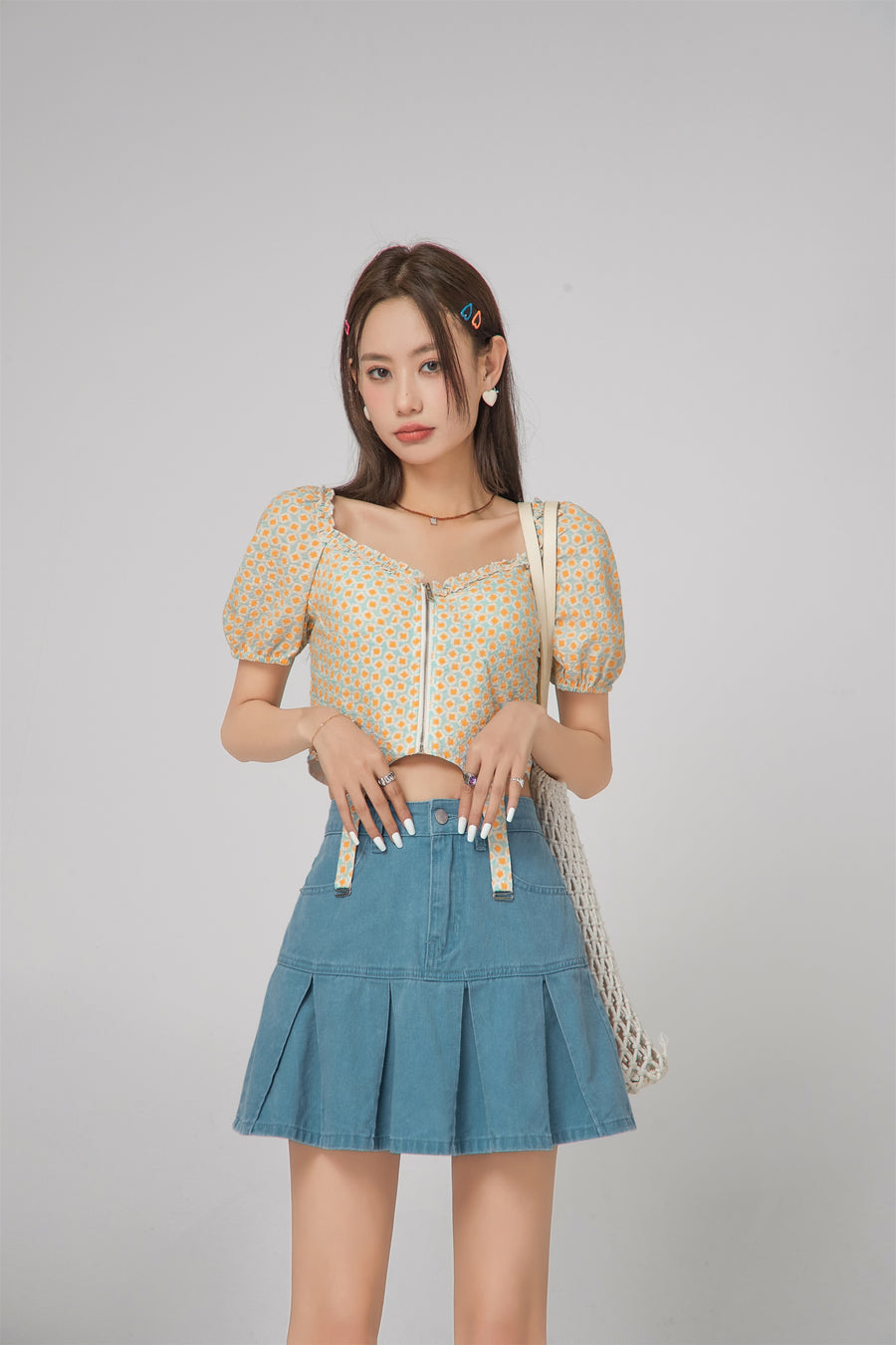 CHUU Flower Zip-up Crop Garter Blouse