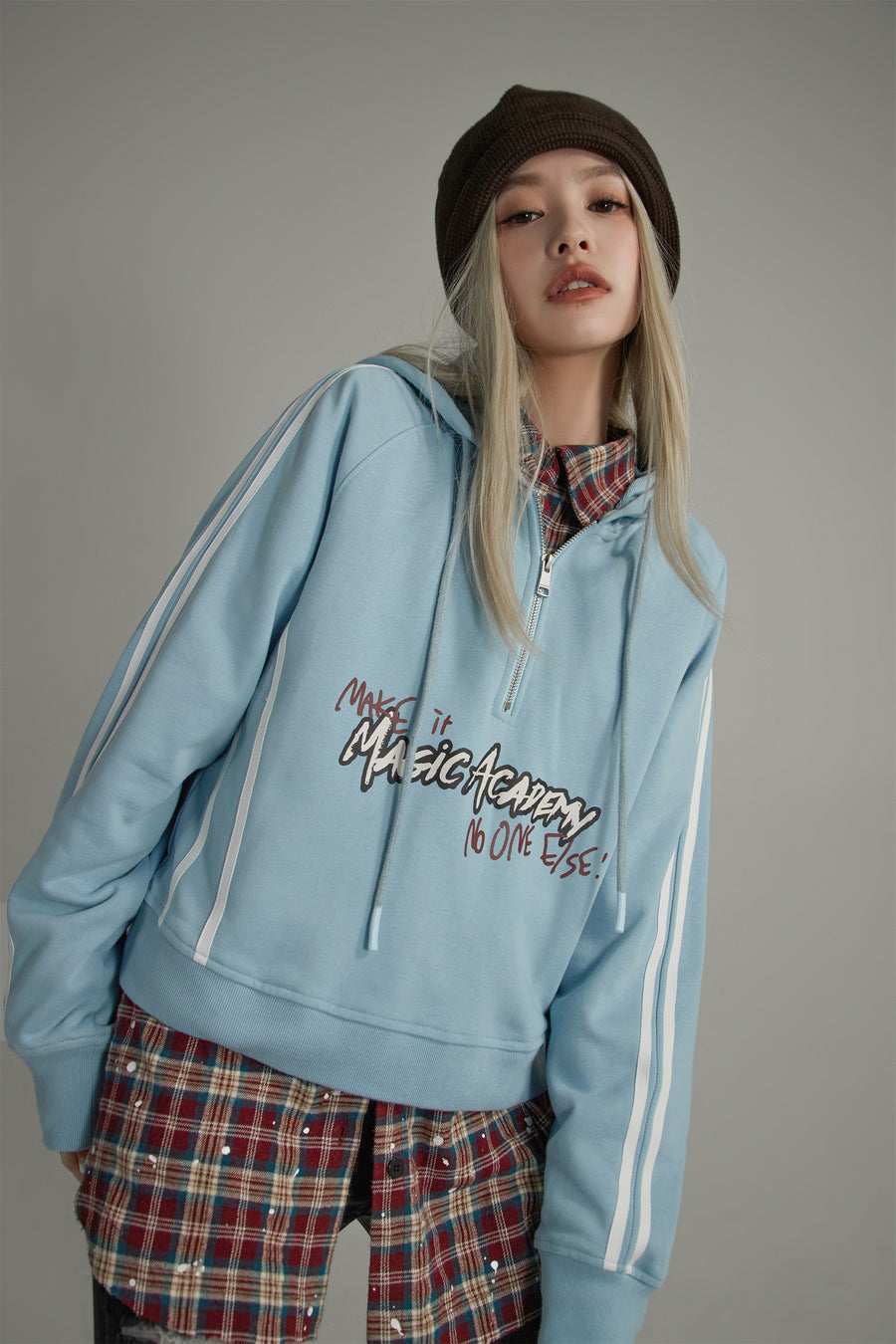 CHUU Magic Academy Half Zip-Up Hoodie