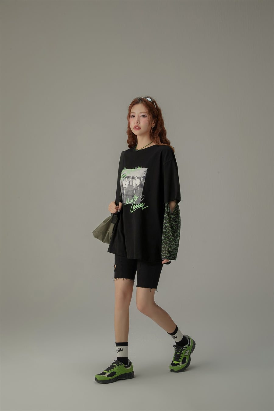 CHUU Walking Angels Printed Loose Fit T-Shirt