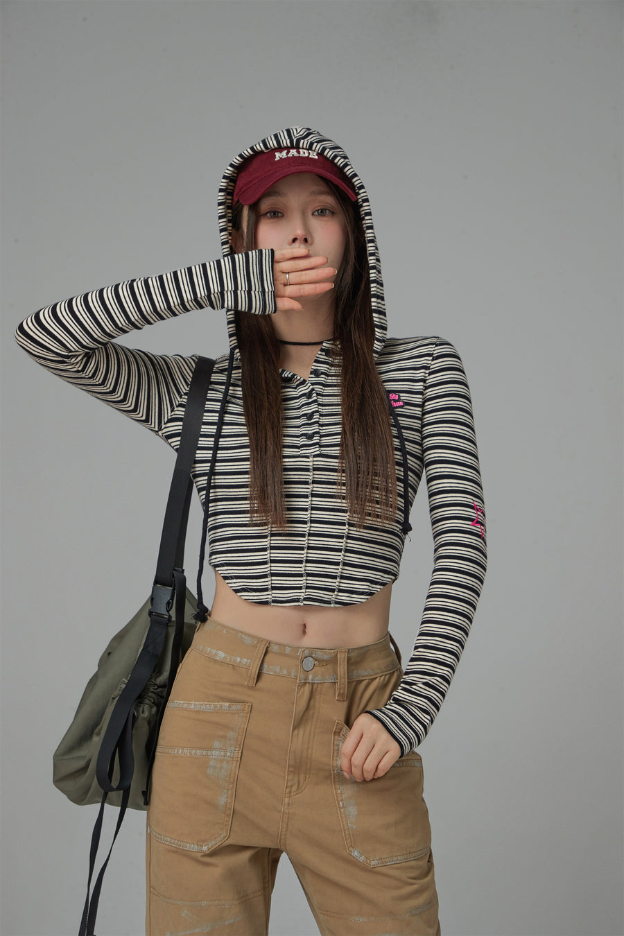 CHUU That Girl Striped Hooded Sweatshirt