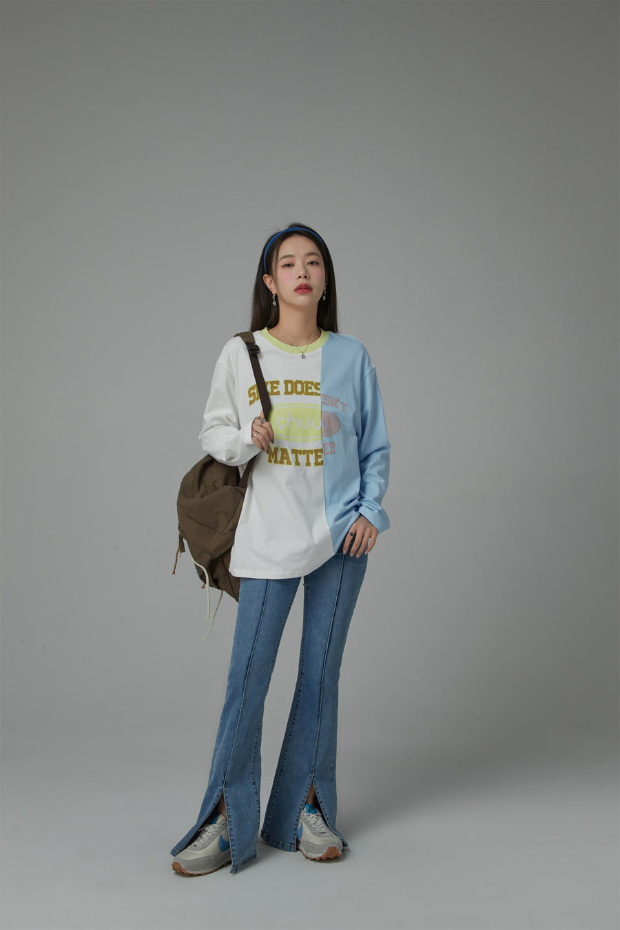 CHUU Size Doesnt Matter Two-Toned Loose Fit T-Shirt