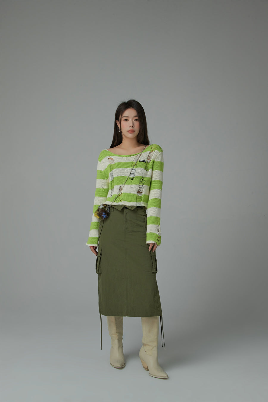 CHUU Distressed Stripe Crop Knit Top